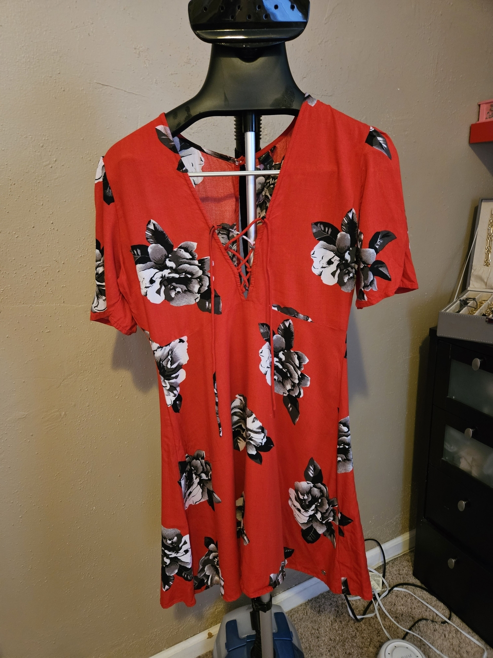 Volcom Red Floral Lace-Up V-Neck Women’s Dress